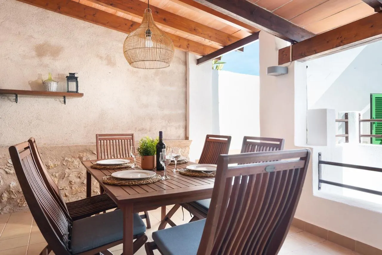 Villa Bona Vista With Mountain Views By Bebreeze à Pollença Hébergement de vacances